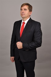 Tmavomodrý 31